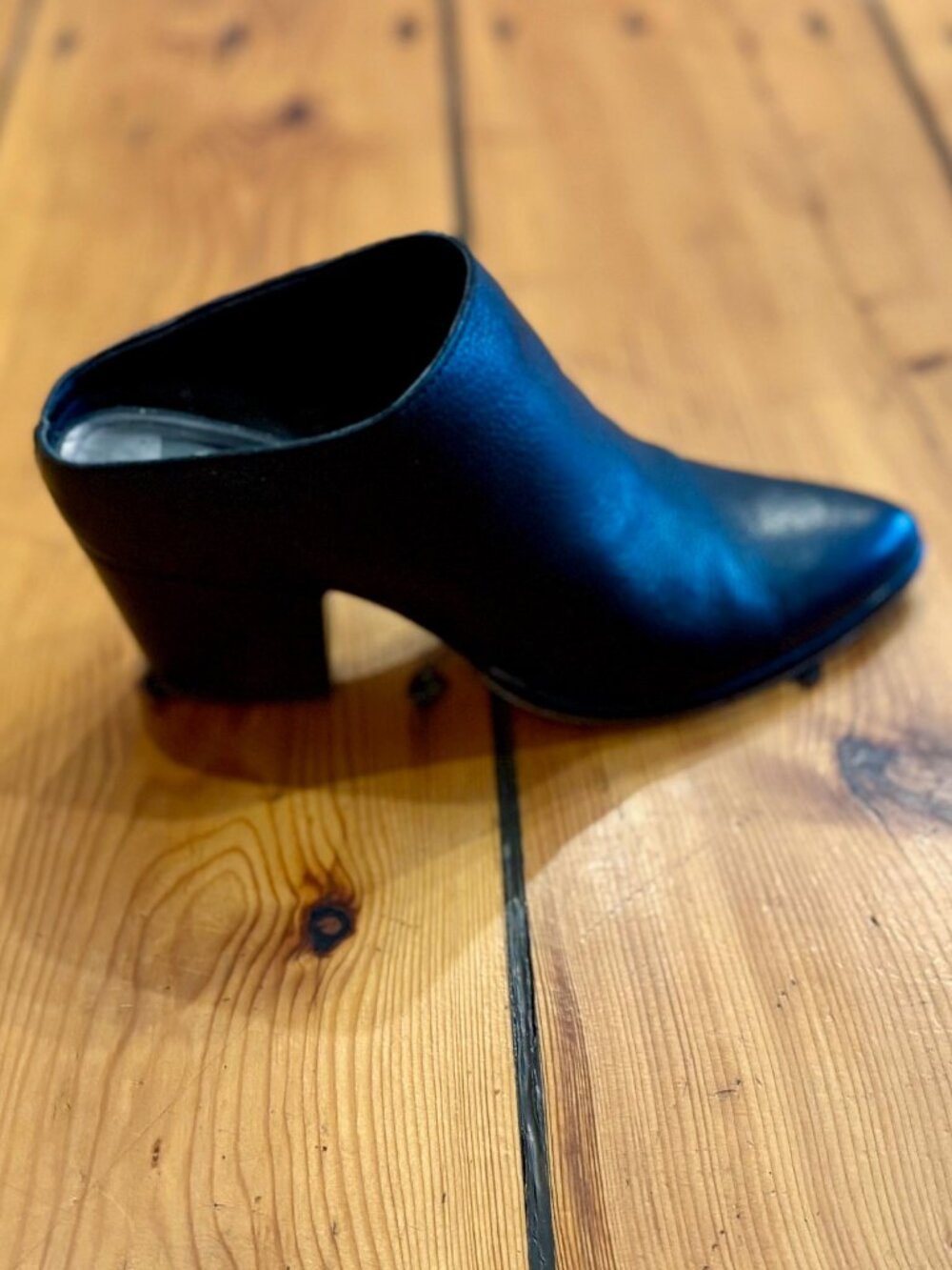 Dolce Vita Roya Black Leather Pointed Toe Mules, size 7 - Picture 10 of 10